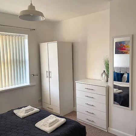 Prázdninový dům 3 Bed House - Free Parking - 10 Minutes To Centre - Perfect For Families, Contractors And Relocators York