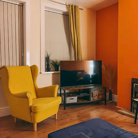 度假居 3 Bed House - Free Parking - 10 Minutes To Centre - Perfect For Families, Contractors And Relocators