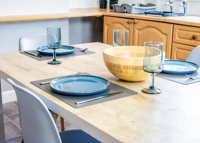 3 Bed House - Free Parking - 10 Minutes To Centre - Perfect For Families, Contractors And Relocators York