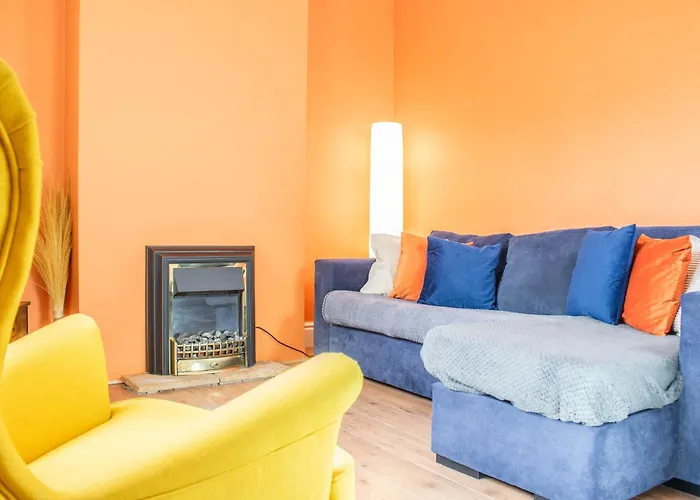 3 Bed House - Free Parking - 10 Minutes To Centre - Perfect For Families, Contractors And Relocators Casa vacanze *