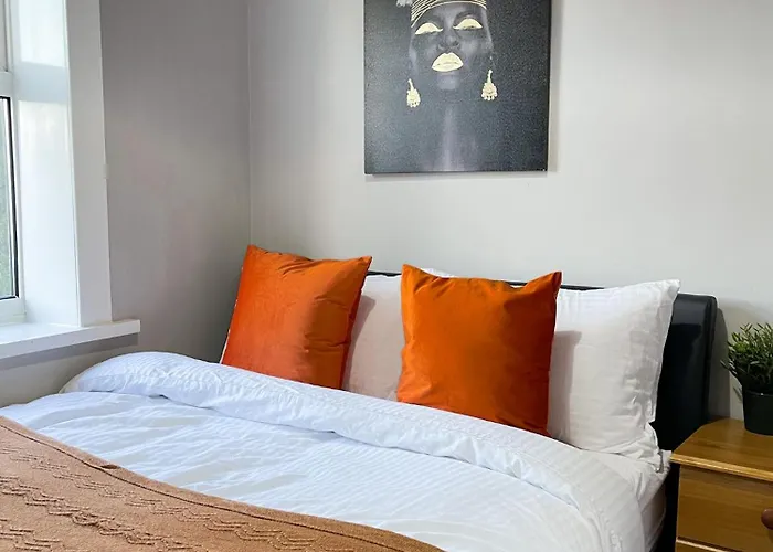 3 Bed House - Free Parking - 10 Minutes To Centre - Perfect For Families, Contractors And Relocators York